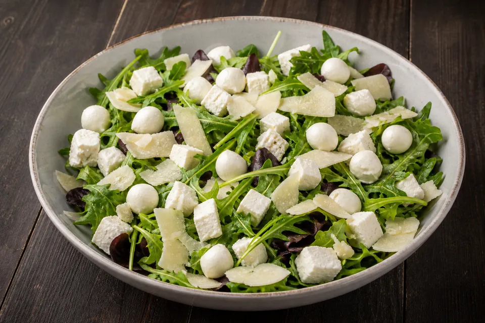 Üç Peynirli Salata